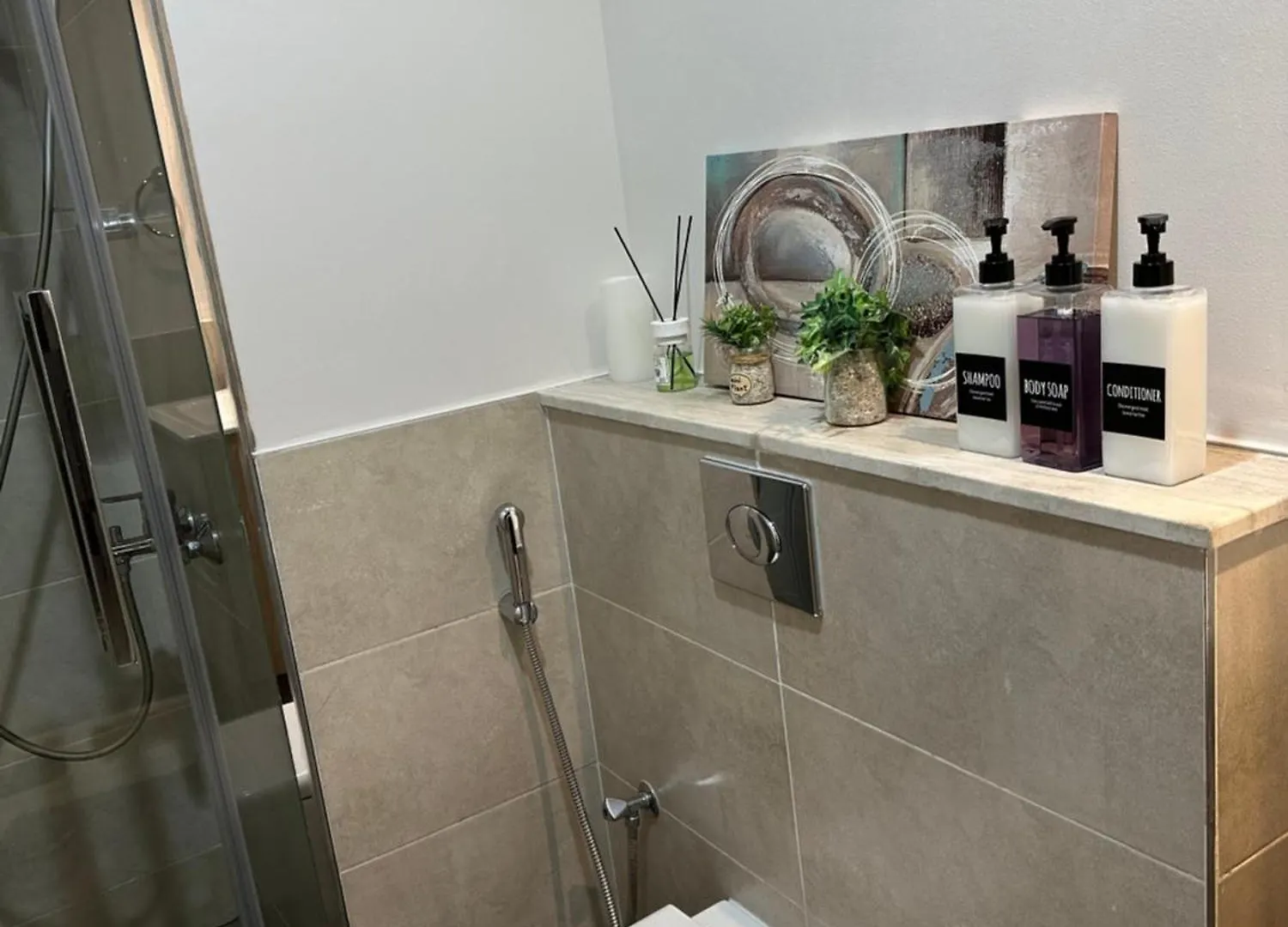 דירה דובאי Cozy Golf & Lake View 1Br Apartment,Damac Hills 1 איחוד האמירויות הערביות