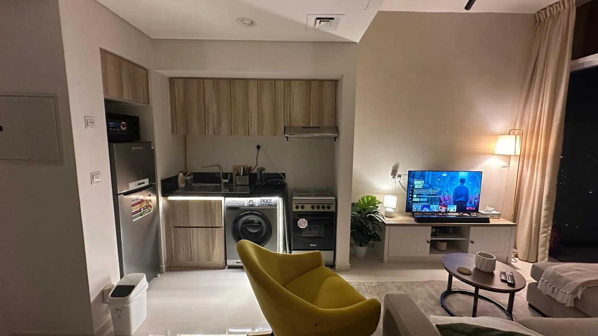 Apartment Cozy Golf & Lake View 1Br Apartment,Damac Hills 1 Dubai