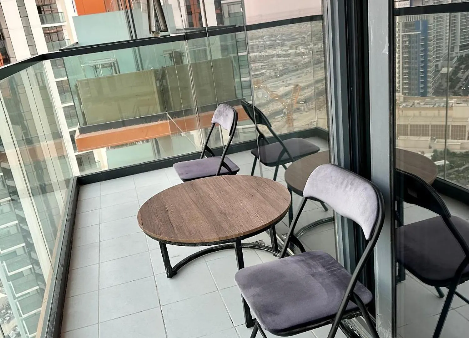 Apartment Cozy Golf & Lake View 1Br Apartment,Damac Hills 1 Dubai